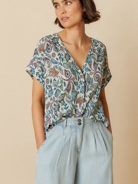 Indi & Cold Woman Organic Cotton Relax V-Neck Too SMALL Classic Folk Preppy